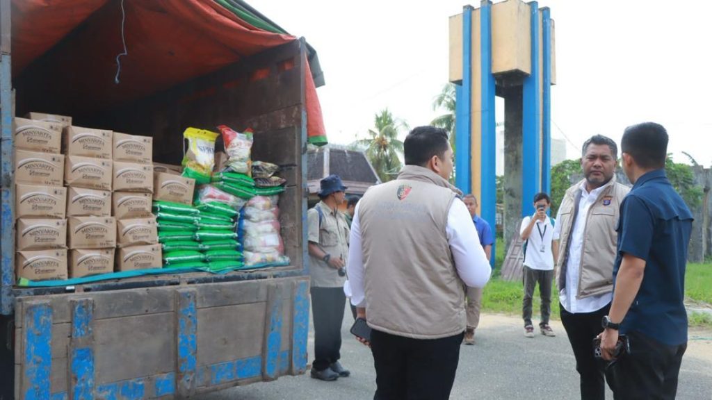 Harga Melambung Bulog Polresta Samarinda Kirim Bantuan Bahan Pokok Ke Mahulu