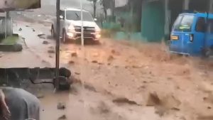 Drainase Proyek Tersumbat Di Tamansari Bogor Picu Banjir Dan Batu Berserakan