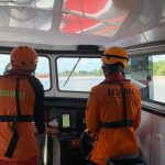 Kapal Tambang Pasir Terbalik Di Sungai Kapuas Dua Abk Hilang Satu Tewas