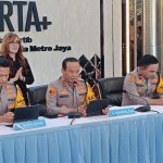 Polda Metro Jaya Jamin Usut Penyiraman Air Keras Kontras Transparan Dan Hati Hati