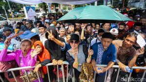 Ribuan Warga Serbu Open House Istana Antre Panjang Bertemu Presiden Prabowo