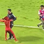 Borneo Fc Tekuk Psm 2 1 Diwarnai Kartu Merah Dan Aksi Suporter