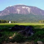 Bukit Kelam Sintang Monolit Batu Utuh Tertinggi Dunia Di Jantung Kalimantan