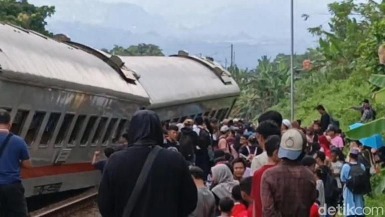 Kai Batalkan 8 Perjalanan Ka Imbas Anjloknya Ka Bangunkarta Di Brebes